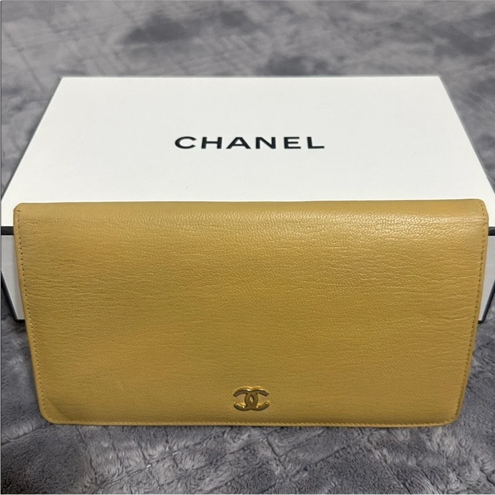 CHANEL Mustard Yellow Leather CC Logo Continental Wallet